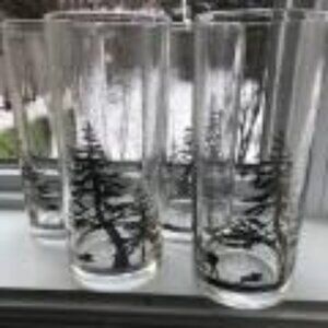 Set of 4 Vintage Christmas glasses